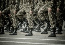 Rüyada Ordu Görmek Ne Anlama Gelir? Rüyada orduyla birlikte bir harekete katılmak, rüyada ordunun gücünü görmek, rüyada orduyla bir savaşta yer almak ve rüyada ordunun sağladığı güveni hissetmek.