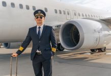 Rüyada Pilot Görmek Ne Anlama Gelir? Rüyada pilot olmak, rüyada uçak kullanan pilot görmek, rüyada pilot kıyafeti giymek vb. rüya tabirleri.