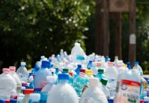 Rüyada Plastik Görmek Ne Anlama Gelir? Rüyada plastik görmek, plastik şişe kullanmak, plastik bir eşya almak, plastik poşet görmek, plastikten yapılmış bir şeyin kırılması vb. rüya tabirleri.