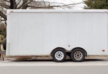 Rüyada Römork Görmek Ne Anlama Gelir? Rüyada römork görmek, römorkta eşyalar taşımak, römork ile yola çıkmak, römorkun yük taşıması vb. rüya tabirleri.