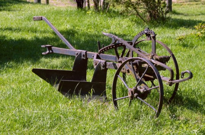 Rüyada sabanla toprağı sürmek, saban almak, sabanla ekim yapmak vb. rüya tabirleri.