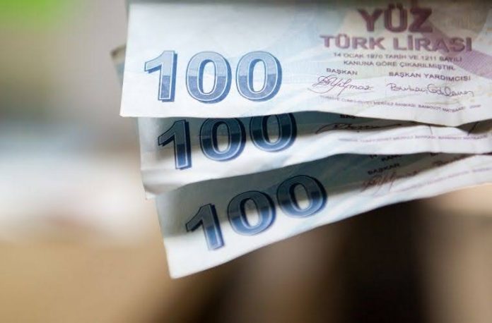 Rüyada sadaka görmek, rüyada başkasına sadaka vermek, rüyada sadaka almak, rüyada sadaka ile kazanç sağlamak vb. rüya tabirleri.