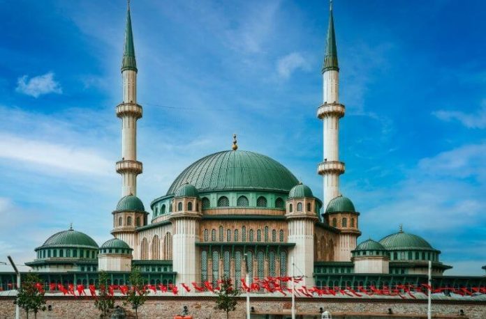 Rüyada safer ayını görmek. Rüyada safer ayında namaz kılmak. Rüyada safer ayından kaçmak.