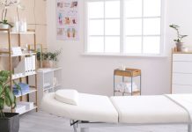 Rüyada Sağlık Merkezi Görmek Ne Anlama Gelir? Rüyada sağlık merkezi görmek, sağlık merkezinde bir tedavi görmek, sağlık merkezinde çalışmak, sağlık merkezi ile ilgili bir olay yaşamak vb. rüya tabirleri.