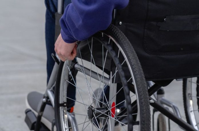 Rüyada sakat görmek, sakatlık durumuyla karşılaşmak, sakatlıkla ilgili bir endişe duymak, sakat olmak vb. rüya tabirleri.