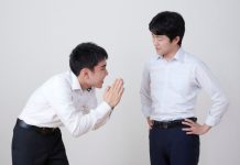 Rüyada Samimiyet Görmek Ne Anlama Gelir? Rüyada içtenlik ve gerçek duyguların yansımasını gözlemlemek, rüyada güven ve yakınlık ortamını hissetmek, rüyada içsel bağların izini sürmek vb. rüya tabirleri.