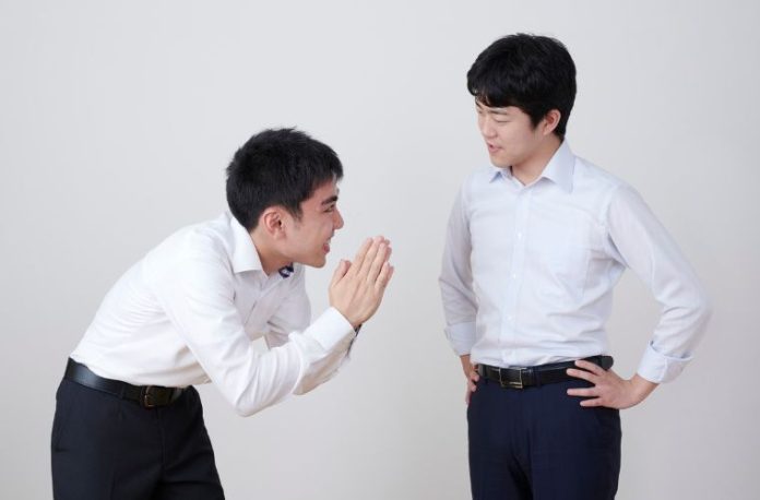 Rüyada içtenlik ve gerçek duyguların yansımasını gözlemlemek, rüyada güven ve yakınlık ortamını hissetmek, rüyada içsel bağların izini sürmek vb. rüya tabirleri.