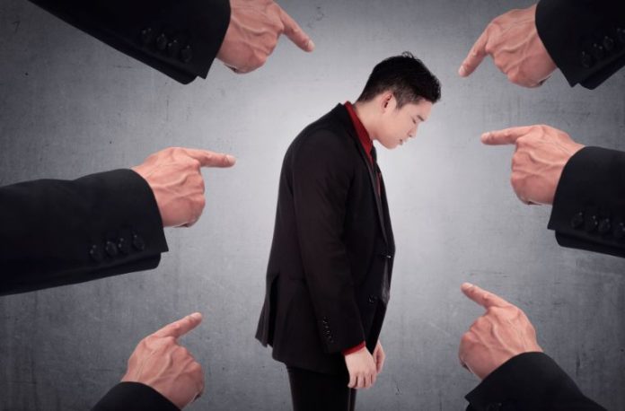 Rüyada sanık görmek, rüyada mahkemede sanık olarak yargılanmak, rüyada suçsuz yere sanık olmak, rüyada bir sanığın beraat ettiğini görmek vb. rüya tabirleri.