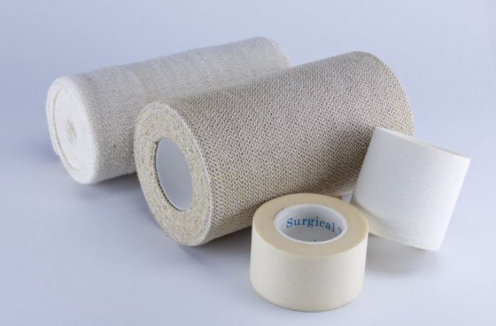 Rüyada yaraya sargı sarmak, rüyada birinin sargısını değiştirmek, rüyada sargı bezinin kirlendiğini görmek vb. rüya tabirleri.