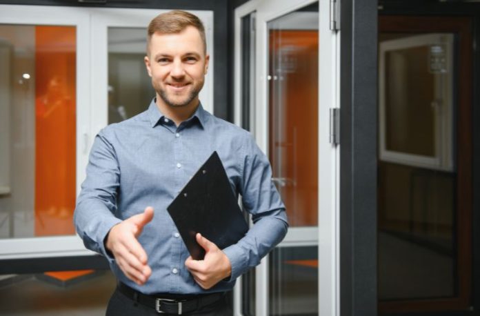 Rüyada satıcı görmek, rüyada bir pazarcıdan alışveriş yapmak, rüyada dükkanda satıcı ile konuşmak, rüyada bir şey satın almak vb. rüya tabirleri.