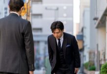 Rüyada Saygınlık Görmek Ne Anlama Gelir? Rüyada saygınlık görmek, rüyada toplum içinde saygı görmek, rüyada insanların önünde saygın bir kişi olarak anılmak vb. rüya tabirleri.