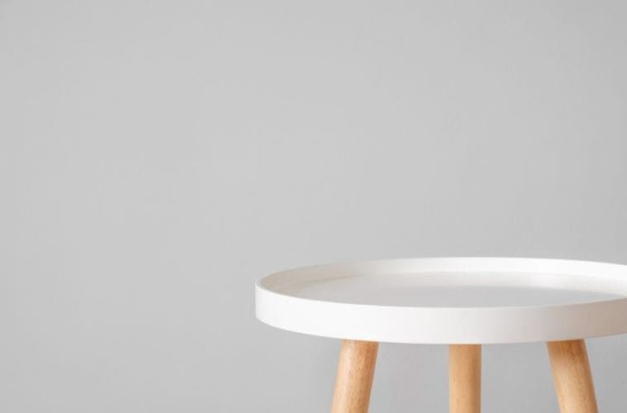 Rüyada sehpa görmek, rüyada sehpa üzerinde bir şeyler görmek, rüyada boş veya dolu sehpa görmek, rüyada sehpa temizlemek.