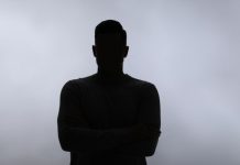 Rüyada Silüet Görmek Ne Anlama Gelir? Rüyada silüet görmek, rüyada karanlıkta beliren bir silüet fark etmek, rüyada gölgeler içinde bir figür görmek vb. rüya tabirleri.