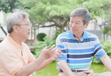 Rüyada Sohbet Görmek Ne Anlama Gelir? Rüyada biriyle sohbet etmek, rüyada samimi bir sohbet görmek, rüyada kalabalık bir ortamda konuşmak, rüyada keyifli bir sohbet yapmak vb. rüya tabirleri.