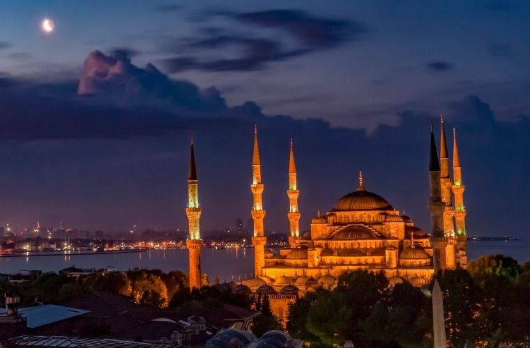 Üç aylarda nasıl dua etmeliyiz. Yapılması gereken tesbihler.