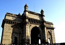 Rüyada Şehir Kapısı Görmek Ne Anlama Gelir? Rüyada eski bir şehir kapısından geçmek, tarihi taş kapı görmek, kapının açıldığını ya da kapandığını görmek vb. rüya tabirleri.