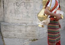 Rüyada Şerbetçi Görmek Ne Anlama Gelir? Şerbetçi görmek, bardakla şerbet sunan birini izlemek, sokakta dolaşan şerbetçiden içecek almak vb. rüya tabirleri.