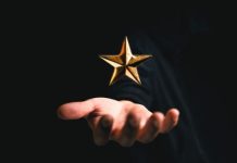 Rüyada Şöhret Görmek Ne Anlama Gelir? Rüyada şöhret görmek, rüyada kalabalık içinde tanınmak, rüyada ünlü biriyle tanışmak, rüyada meşhur olduğunu hissetmek.