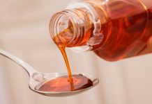 Rüyada Şurup Görmek Ne Anlama Gelir? Rüyada şurup görmek, rüyada hastalık için şurup içmek, rüyada tatlı bir şurup hazırlamak, rüyada çocuklara şurup vermek vb. rüya tabirleri.