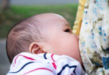 Rüyada Süt Emzirmek Görmek Ne Anlama Gelir? Rüyada bir bebeği emzirdiğini görmek, rüyada başkasının çocuk emzirdiğine tanık olmak, rüyada süt gelmesi vb. rüya tabirleri.