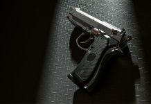 Rüyada Tabanca Görmek Ne Anlama Gelir? Rüyada tabanca görmek, rüyada elinde tabanca tutmak, rüyada tabanca sesi duymak, rüyada tabanca ile hedef vurmak.