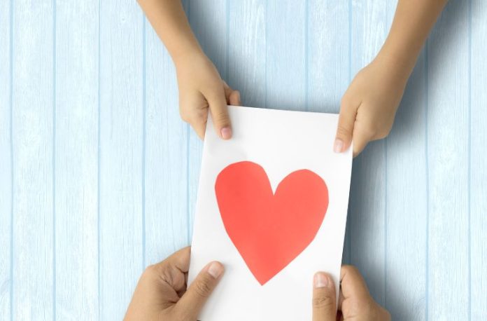 Rüyada takdirname görmek, rüyada öğretmen tarafından takdirname verilmesi, rüyada başarı belgesi almak, rüyada takdir edildiğini hissetmek.