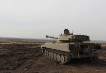 Rüyada Tank Görmek Ne Anlama Gelir? Rüyada bir tankın geçtiğini görmek, tank içinde bulunmak, tank sesi duymak, askeri operasyon sahnesine şahit olmak vb. rüya tabirleri.
