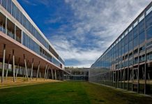 Rüyada Tıp Fakültesi Görmek Ne Anlama Gelir? Rüyada tıp fakültesi binası görmek, rüyada ders çalışmak, rüyada tıp öğrencileriyle konuşmak, rüyada sınava hazırlanmak.