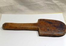 Rüyada Tokaç Görmek Ne Anlama Gelir? Rüyada tokacı elde tutmak, rüyada çamaşır tokacıyla dövmek, rüyada tahta tokaca su dökmek, rüyada tokacı birine vermek.