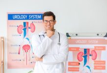 Rüyada Ürolog Görmek Ne Anlama Gelir? Ürologla görüşmek, sağlık kontrolü yaptırmak, hastane ortamında üroloji doktoru görmek vb. rüya tabirleri.
