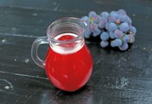 Rüyada Üzüm Şırası Görmek Ne Anlama Gelir? Bardakta üzüm şırası görmek, şıra içmek, taze şıra hazırlamak ya da ikram edilen şırayı tatmak vb. rüya tabirleri.