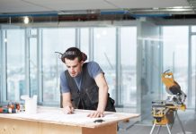 Rüyada Yanılmak Görmek Ne Anlama Gelir? Rüyada birini yanlış anlamak, rüyada hata yaptığını görmek, rüyada yanlışa düşmek vb. rüya tabirleri.