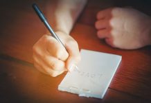 Rüyada Yazı Yazmak Ne Anlama Gelir? Rüyada okunaklı yazı yazmak, rüyada başkasına yazı yazdırmak, rüyada uzun bir metin yazmak vb. rüya tabirleri.