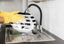 Rüyada Yıkamak Görmek Ne Anlama Gelir? Rüyada araba yıkamak, rüyada çamaşır yıkamak, rüyada vücut temizliği yapmak, rüyada kirli bir şeyi yıkamak vb. rüya tabirleri.