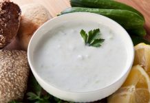 Rüyada Yoğurtlu Çorba Görmek Ne Anlama Gelir? Rüyada yoğurtlu çorba görmek, rüyada yoğurtlu çorba karıştırmak, rüyada yoğurtlu çorba taşırmak, rüyada birine yoğurtlu çorba sunmak vb. rüya tabirleri.