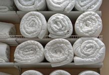 Rüyada Yorgan Görmek Ne Anlama Gelir? Rüyada yorgan görmek, rüyada eski yorgan görmek, rüyada yorgan dikmek, rüyada renkli bir yorganla örtünmek vb. rüya tabirleri.