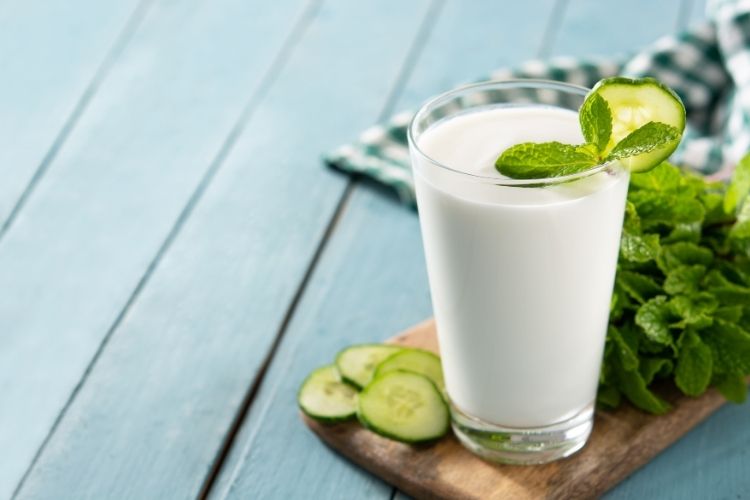 Şerbet, ayran, hoşaf gibi Türk mutfağının klasikleşmiş serinletici içecekleri.